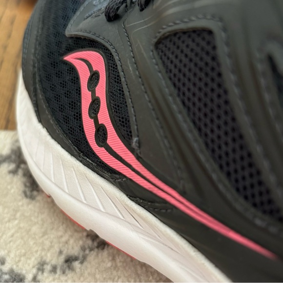 Sold Saucony Cohesion 12 Running Shoe Dark Grey & Pink Womens Size 11 - Picture 5 of 14